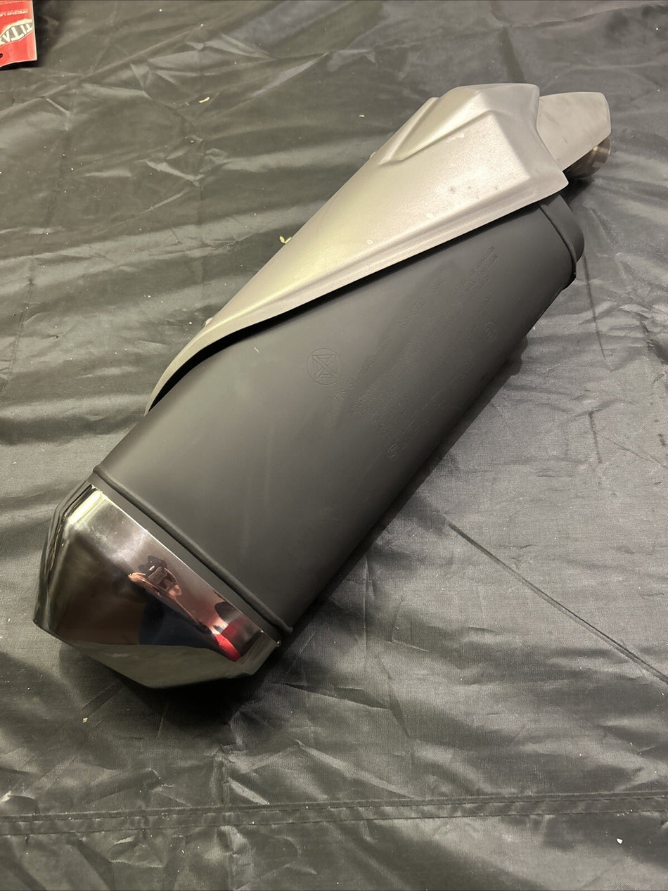 Suzuki GSXS750 Exhaust Silencer Muffler 2017 11/24